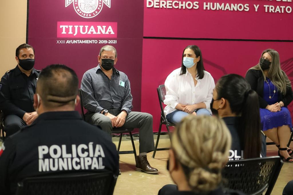 RECONOCE RUIZ PARTICIPACIóN DE POLICíAS EN CURSO DE DERECHOS HUMANOS