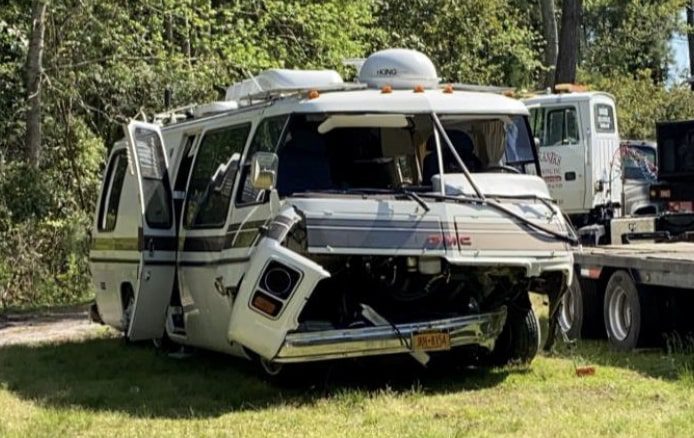 WILLIE COLóN GRAVE POR FUERTE CHOQUE DE AUTO; IBA CON SU ESPOSA