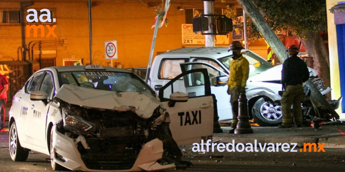 SE PASA SEMáFORO Y PROVOCA ACCIDENTE