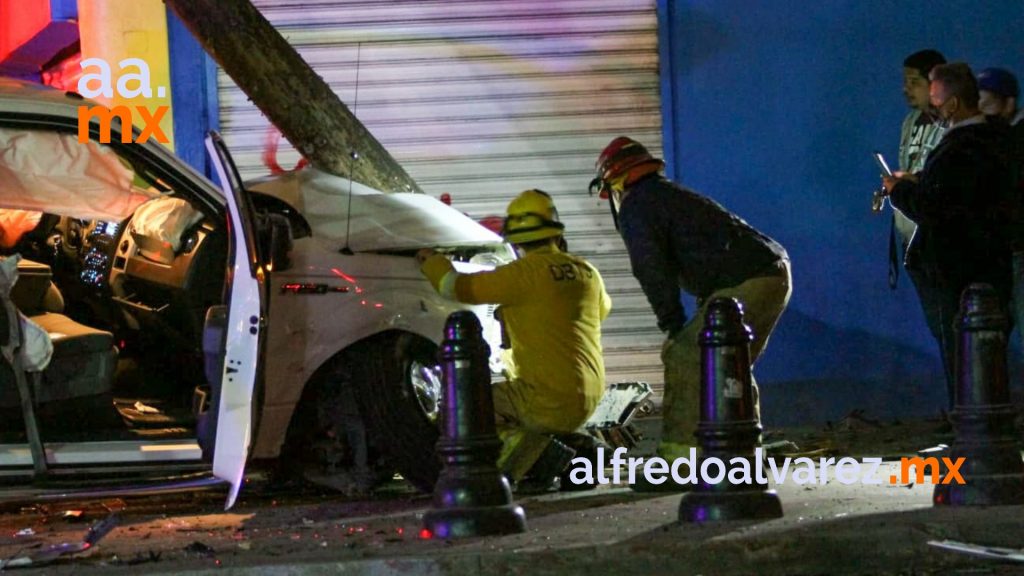 SE PASA SEMáFORO Y PROVOCA ACCIDENTE