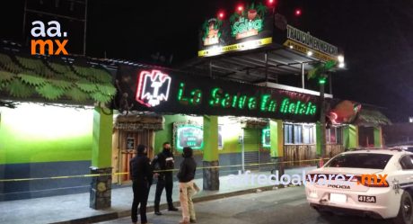 Atacan a balazos a guardia de un bar; muere en el hospital