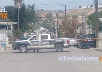 ASESINAN A TRES PERSONAS; TAMBIéN ESPARCEN RESTOS HUMANOS