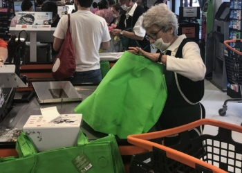 ABUELITOS VACUNADOS EMPACARáN VOLUNTARIAMENTE EN SUPERMERCADOS