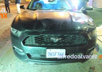 LO ACRIBILLAN A BORDO DE SU FORD MUSTANG