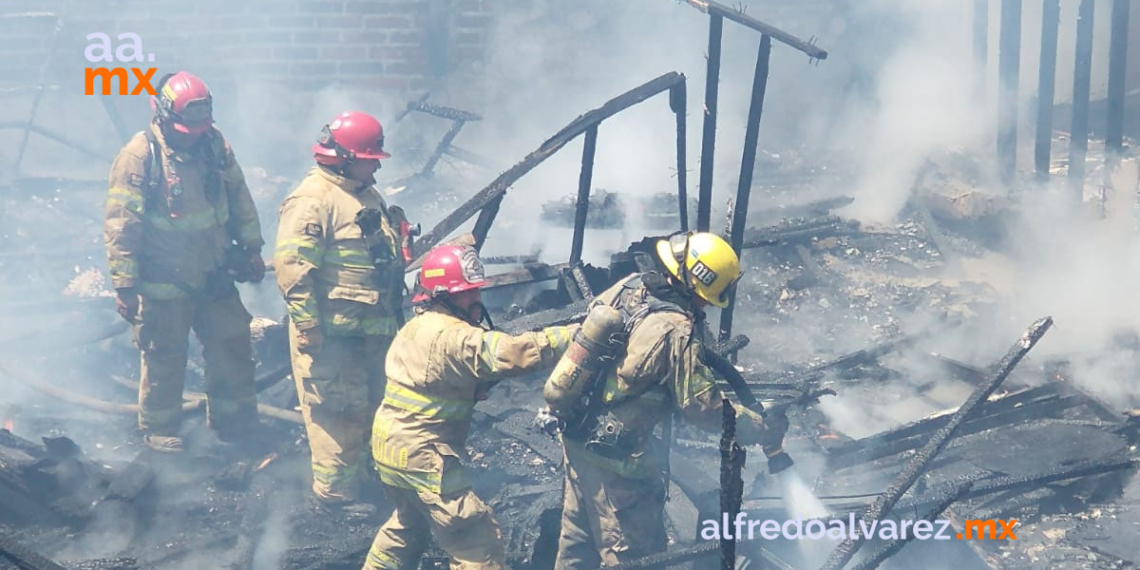 FUEGO CONSUME VIVIENDA DE MADERA