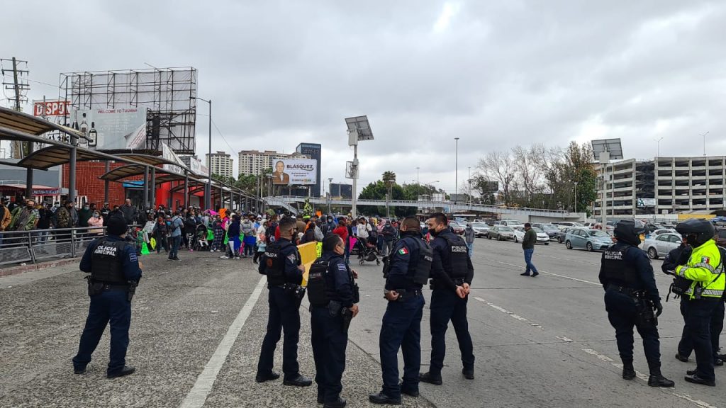 decenas-de-migrantes-marcharon-a-san-ysidro