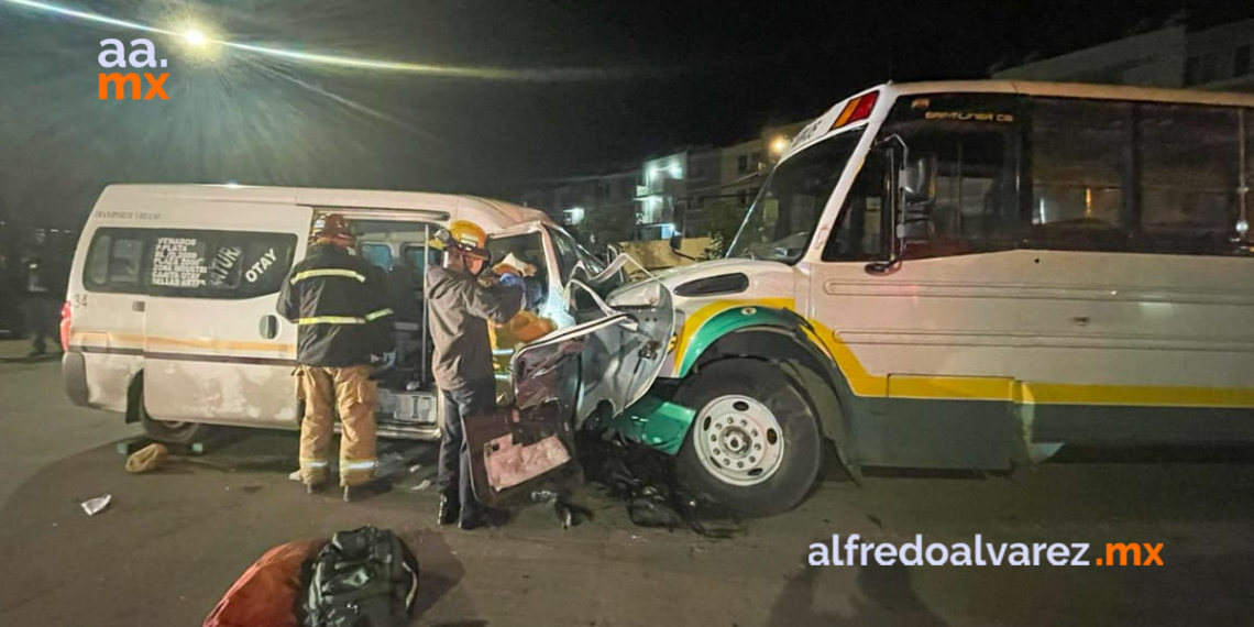 TAXISTA CHOCA AL INVADIR SENTIDO CONTRARIO; HAY 3 HERIDOS