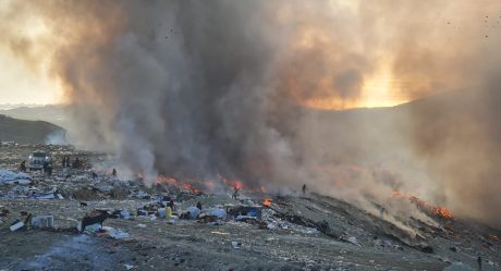 Bomberos atendió incendio de basurero en Rosarito