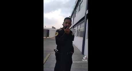 Policía se hace viral por TikTok y lo separan del cargo