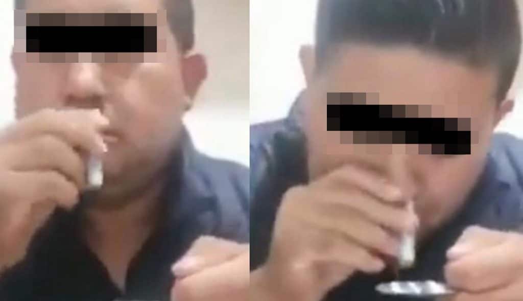 VIDEO-Exhiben-a-mando-policiaco-inhalando-polvo-blanco