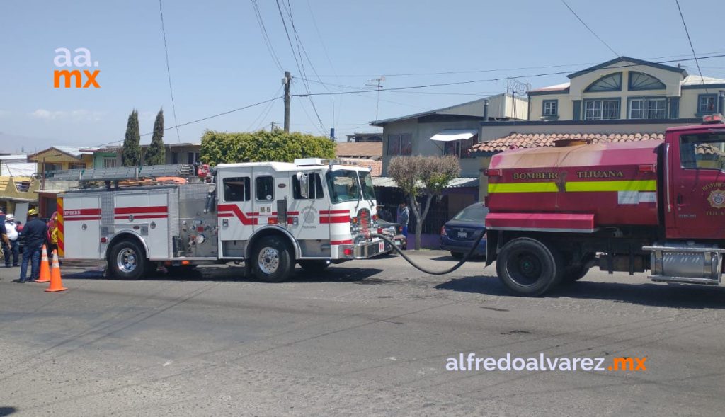 FUEGO CONSUME VIVIENDA DE MADERA