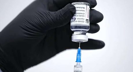 Vacunas anticovid de planta contaminada se distribuyen en México