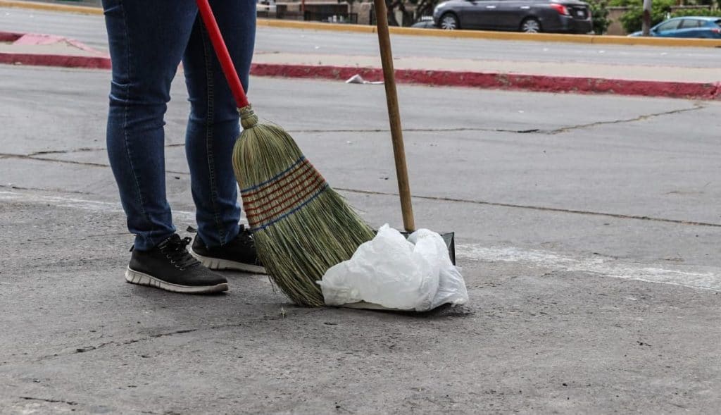 Continúa-concientización-a-comercios-sobre-uso-de-bolsas-de-plástico