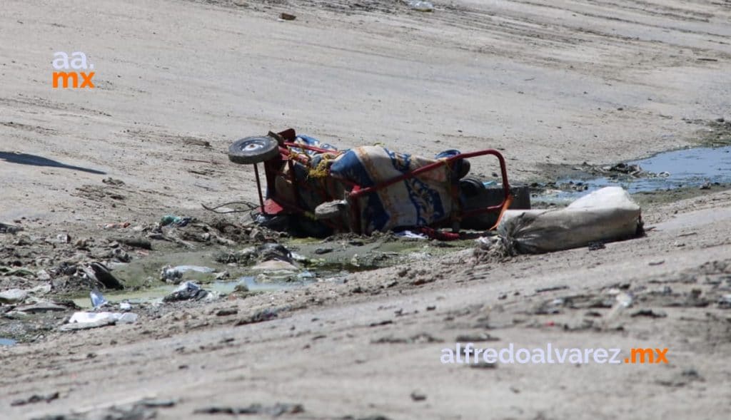 Hallan-cadáver-atado-a-diablito-en-canalización