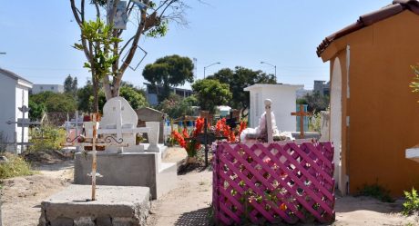 En Rosarito permitirán entrada al panteón este 10 de mayo