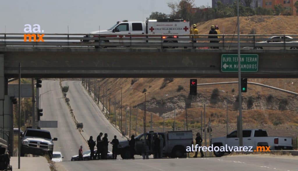 Hallan-a-joven-suspendido-en-puente