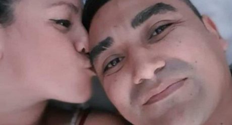 Pastor sale de prisión y comparte foto con la mujer de compañero de celda