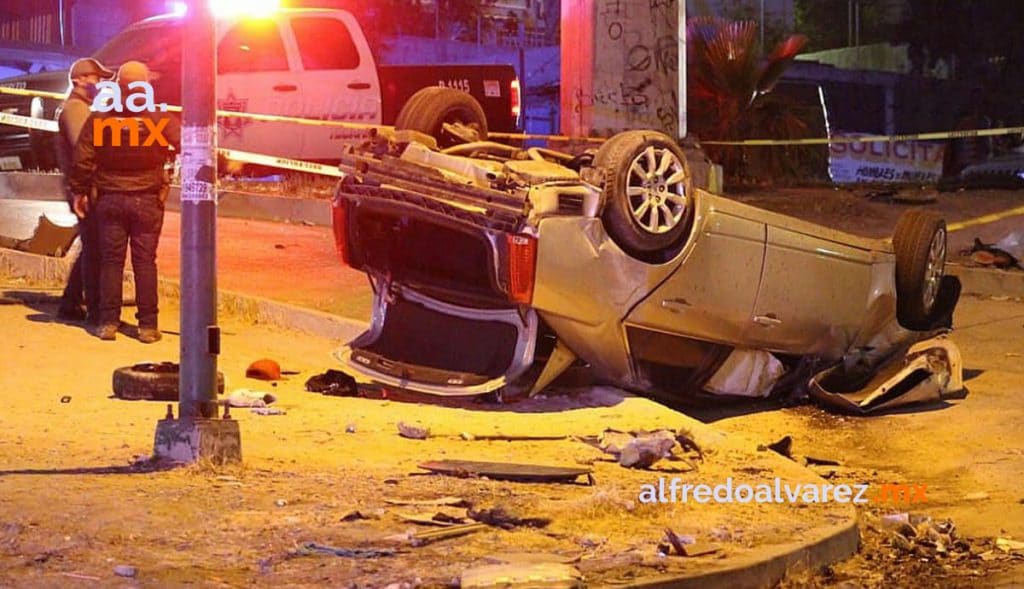 VOLCADURA DEJA MUERTO Y HERIDO