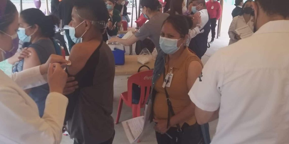 ¿SE PUEDEN VACUNAR LOS JóVENES DE 17 AñOS?