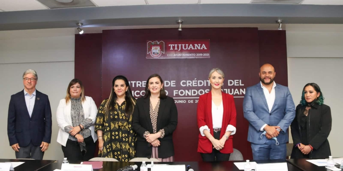 KARLA RUIZ ENCABEZA ENTREGA DE CRéDITOS A EMPRENDEDORES