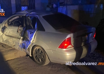 LLEGA A CASA DE SU PAREJA SENTIMENTAL Y HALLA AL EX; LE CHOCA SU AUTO