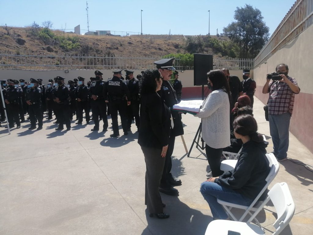 RINDEN HOMENAJE A OFICIAL FALLECIDO EN CUMPLIMIENTO DE SU DEBER