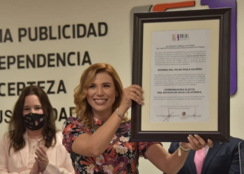 MARINA DEL PILAR RECIBE CONSTANCIA COMO GOBERNADORA ELECTA DE BC