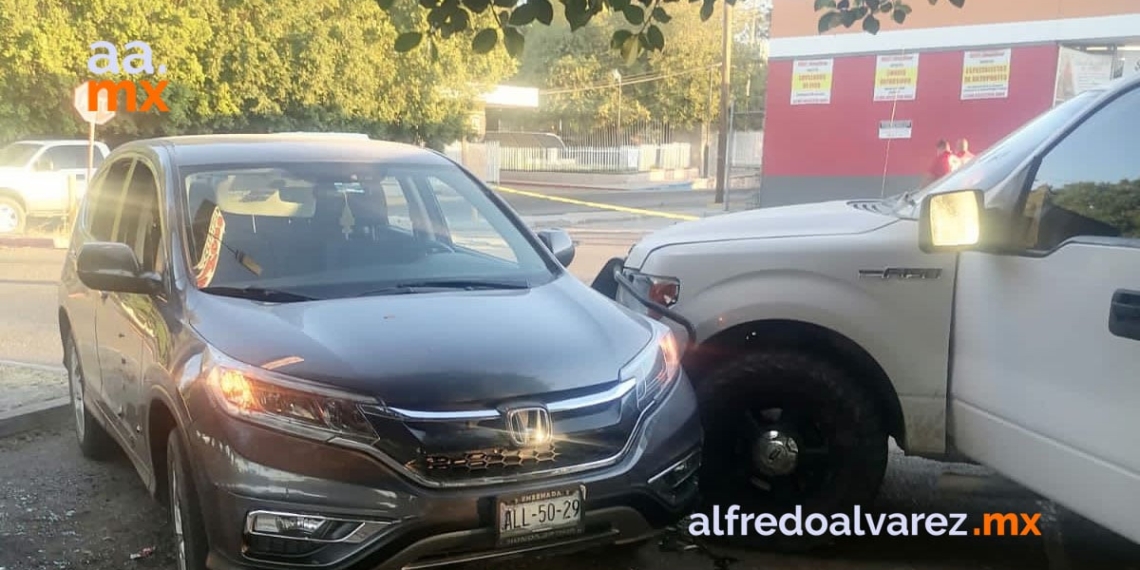 LE QUITAN LA VIDA A POLICíA MUNICIPAL EN ESTACIONAMIENTO