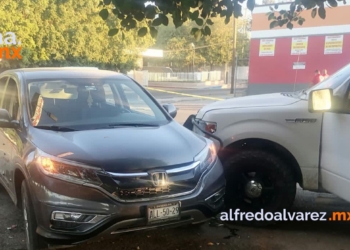 LE QUITAN LA VIDA A POLICíA MUNICIPAL EN ESTACIONAMIENTO