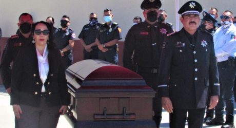 Rinden homenaje a oficial fallecido en cumplimiento de su deber
