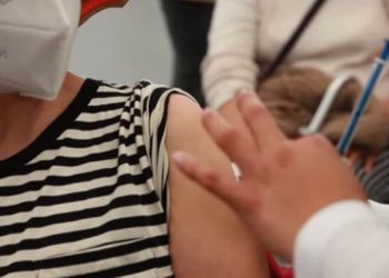 MUEREN SEIS PERSONAS POR COVID-19 CON ESQUEMA DE VACUNACIóN COMPLETO