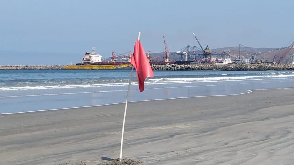 Cierran-Playa-Hermosa-Ensenada-por-contaminacion