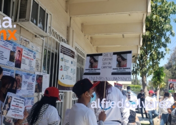 COLECTIVOS DE BúSQUEDA SE MANIFIESTAN EN OFICINAS DE CAPEA