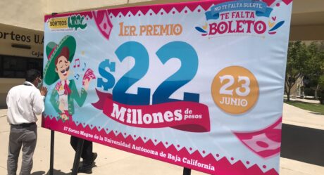 Un boleto fue su mejor inversión: UABC entrega premios a ganadores