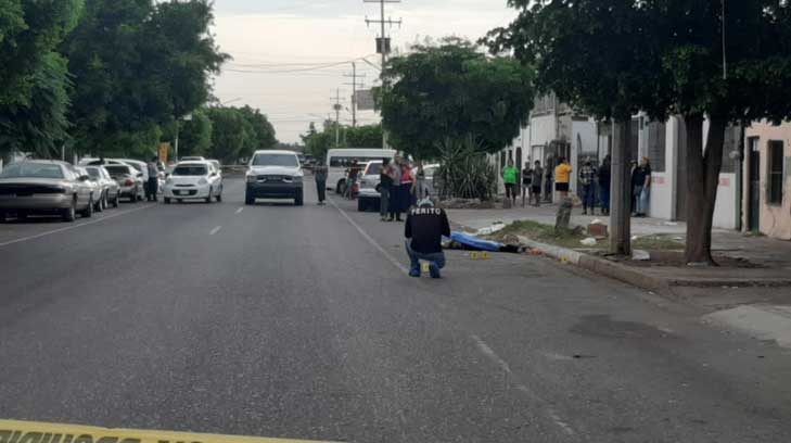 Persiguen a-ciclista-y-lo-acribillan-frente-a-su-familia