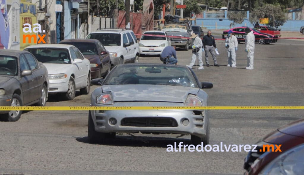 Ataque-armado-contra-familia-a-bordo-de-auto-muere-conductor