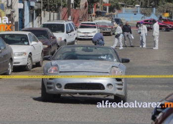 ATAQUE ARMADO CONTRA FAMILIA A BORDO DE AUTO; MUERE CONDUCTOR