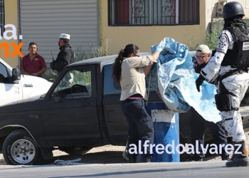 SUJETOS TRASLADABAN CADáVER 'ENTAMBADO' EN UN PICK UP