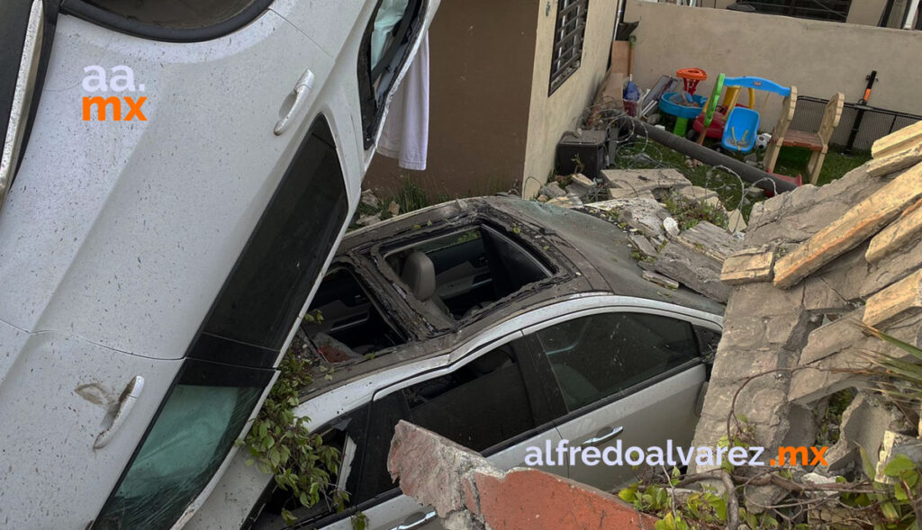 ESTUDIANTE EBRIO VUELCA EN CAMIONETA Y CAE A PATIO DE CASA