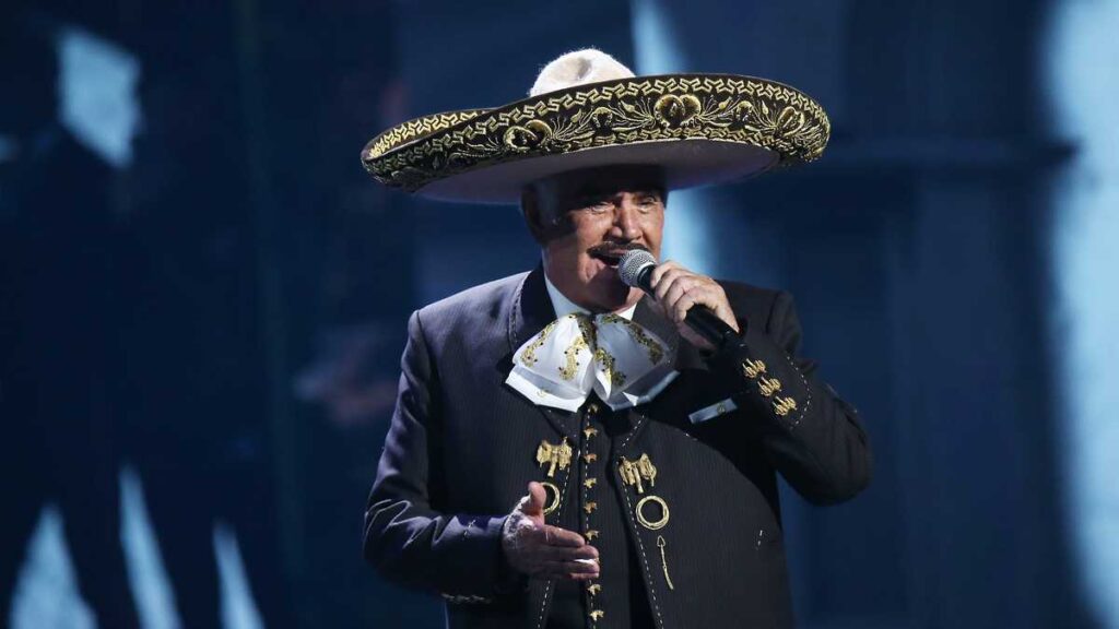 Vicente-Fernandez-esta-grave-tras-cirugia