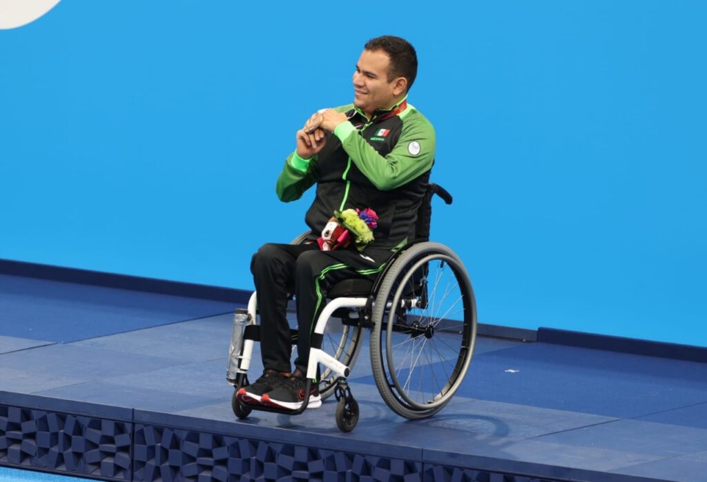 Diego-Lopez-obtiene-su-primera-medalla-olímpica