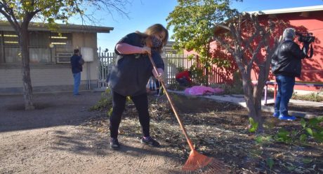 Padres no colaboran con limpieza de escuelas: Maestros