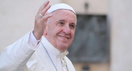 Interceptan carta con tres balas dirigida al Papa