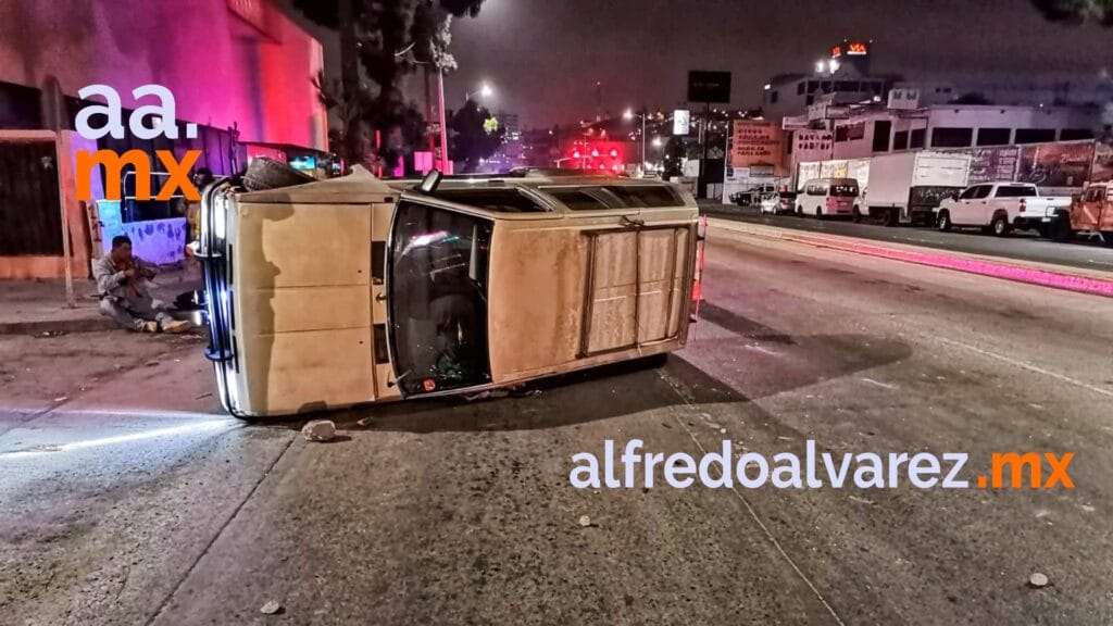 Ebrio-al-volante-choca-frente-a-FGR