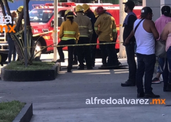 HOMBRE EN SITUACIóN DE CALLE CAE A ALCANTARILLA