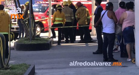 Hombre en situación de calle cae a alcantarilla