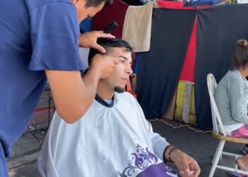 INSTALAN BARBERíA EN EL CAMPAMENTO EL CHAPARRAL