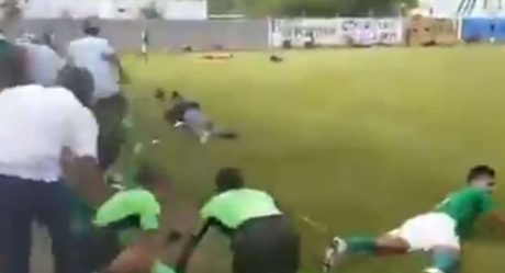 VIDEO: Balacera en pleno partido de futbol; hay 3 muertos