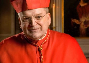 HOSPITALIZAN POR COVID-19 A CARDENAL QUE CRITICó VACUNACIóN