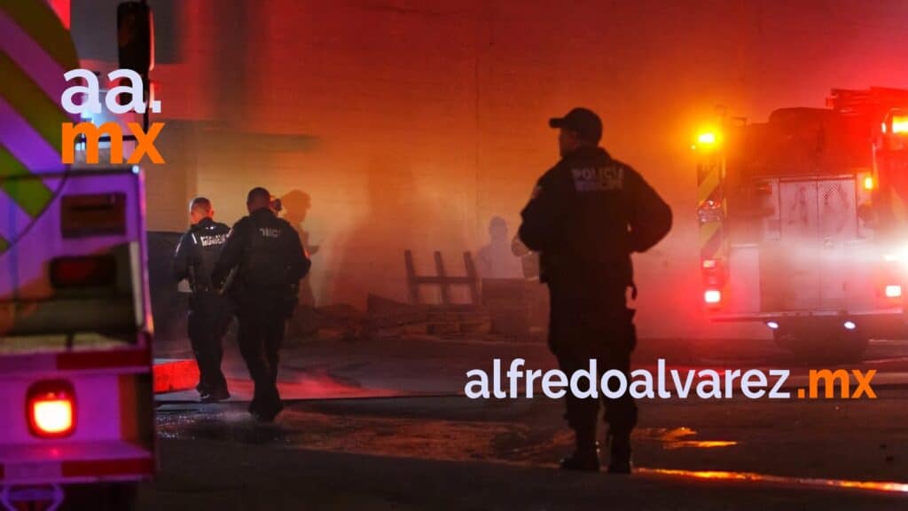 Golpean-amarran-guardia-de-seguridad-luego-queman-vehiculos